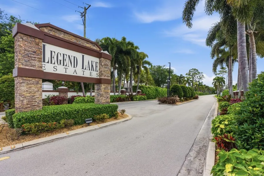 Legend Lake community, Palm Beach County